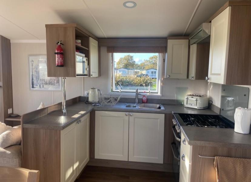 Caravan Church Farm Holiday Village Pagham Kültér fotó